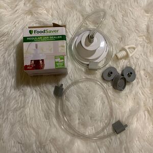 Food saver regular jar sealer (vacuum sealer accessory) w/added accessories